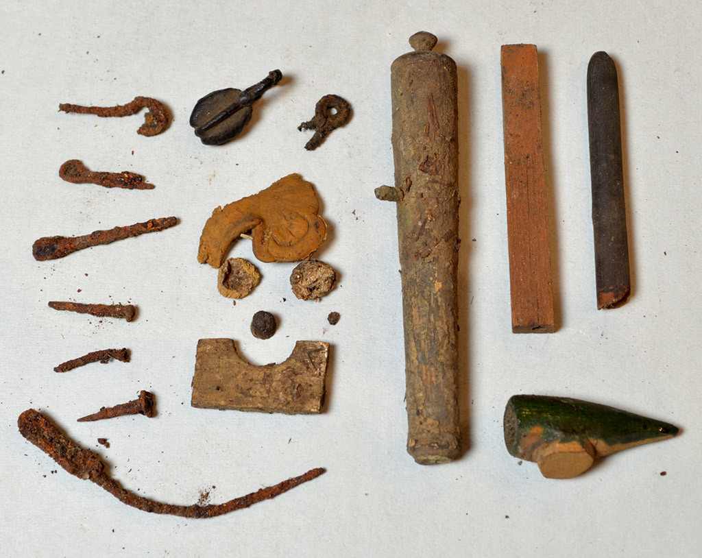 Loose pieces collected from the Loring model in 2013. [Courtesy USS Constitution Museum. Photo by Rob Napier]